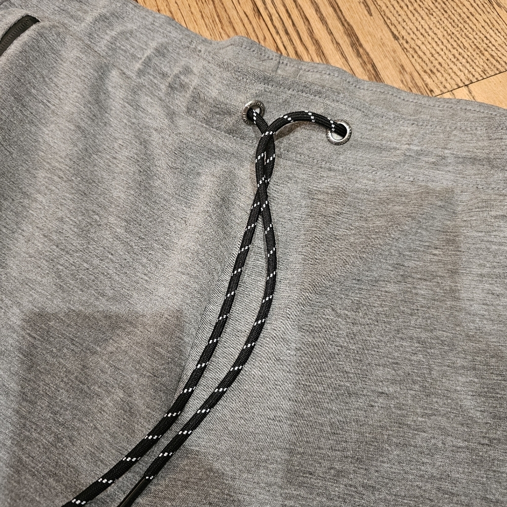 Aeropostale Men’s Heather Gray Athletic Drawstring Shorts - Picture 3 of 5